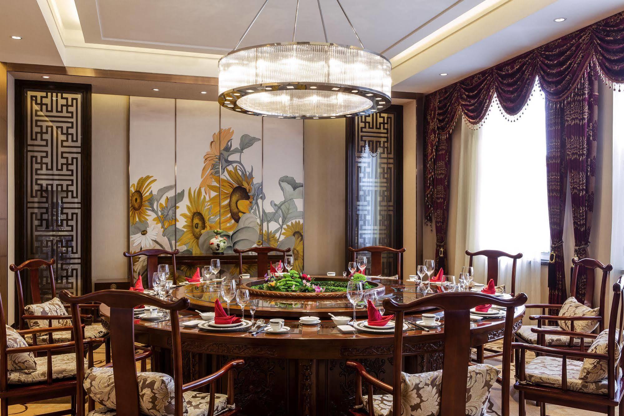 Novotel Daqing Haofang Exteriér fotografie